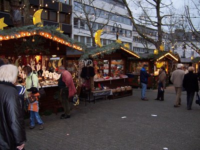 Christmas Market stalls on Neumarkt, Limburg 2007